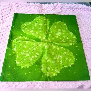 🔆Clover Accent Pillow Cover